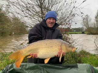 Angler with carp 9