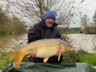 Angler with carp 9
