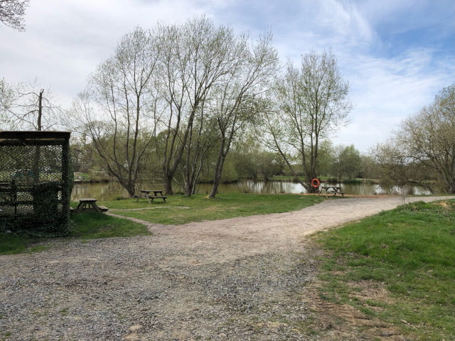Facilities and the main lake